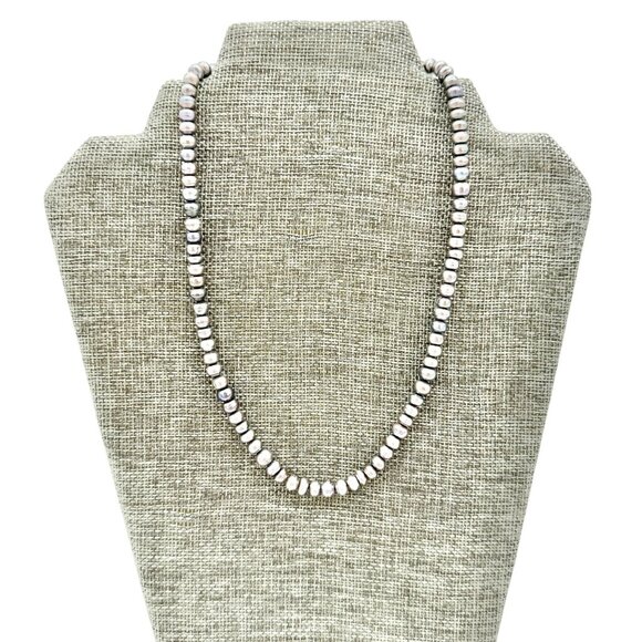 Premier Designs Necklace Shades of Gray 18 Inch Freshwater Pearl Necklace Toggle - Picture 3 of 9